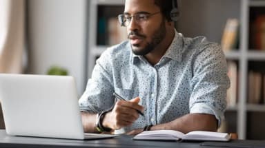 كيف اصبح مترجم؟ تعرف على مهارات وصفات المترجم الناجح ومجالات عمل المترجمين من مهارات المترجم الصبر والقدرة على العمل بسرعة وإجادة المهارات الكتابية والبحثية والتمتع بالدقّة والقدرة على إدارة الوقت... أكمل قراءة